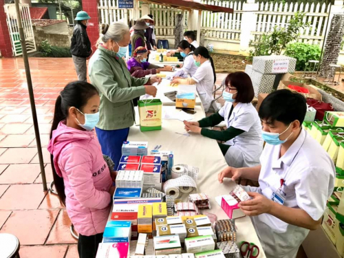 Viện Y học phóng xạ và U bướu Quân đội Khám bệnh, Cấp thuốc miễn phí tại Phú Tiến - Định Hóa - Thái Nguyên